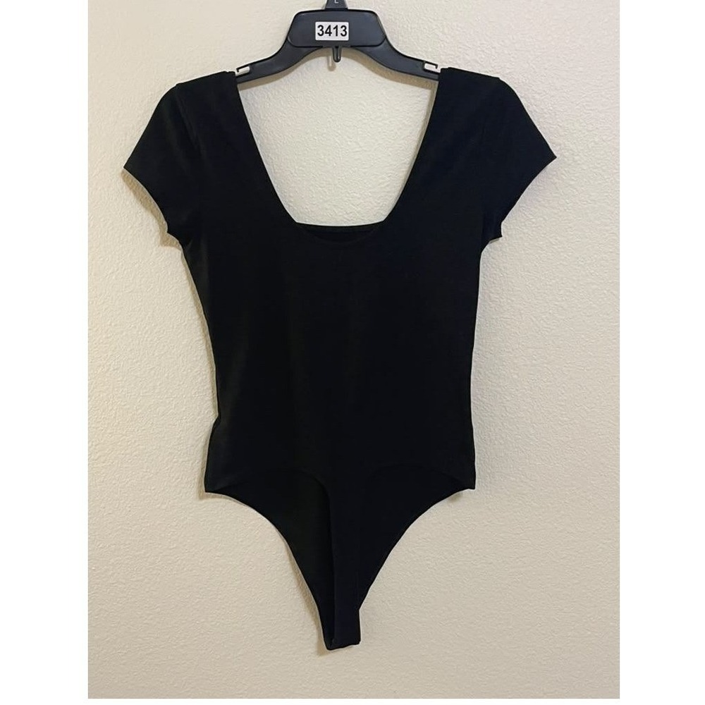 American Eagle Black Short Sleeve Scoop Neck Thong Bodysuit Medium Solid Basic